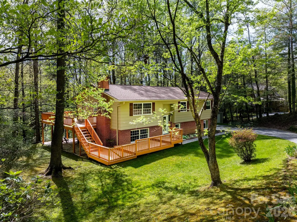 145 Jeter Mountain RD, Hendersonville, NC 28739