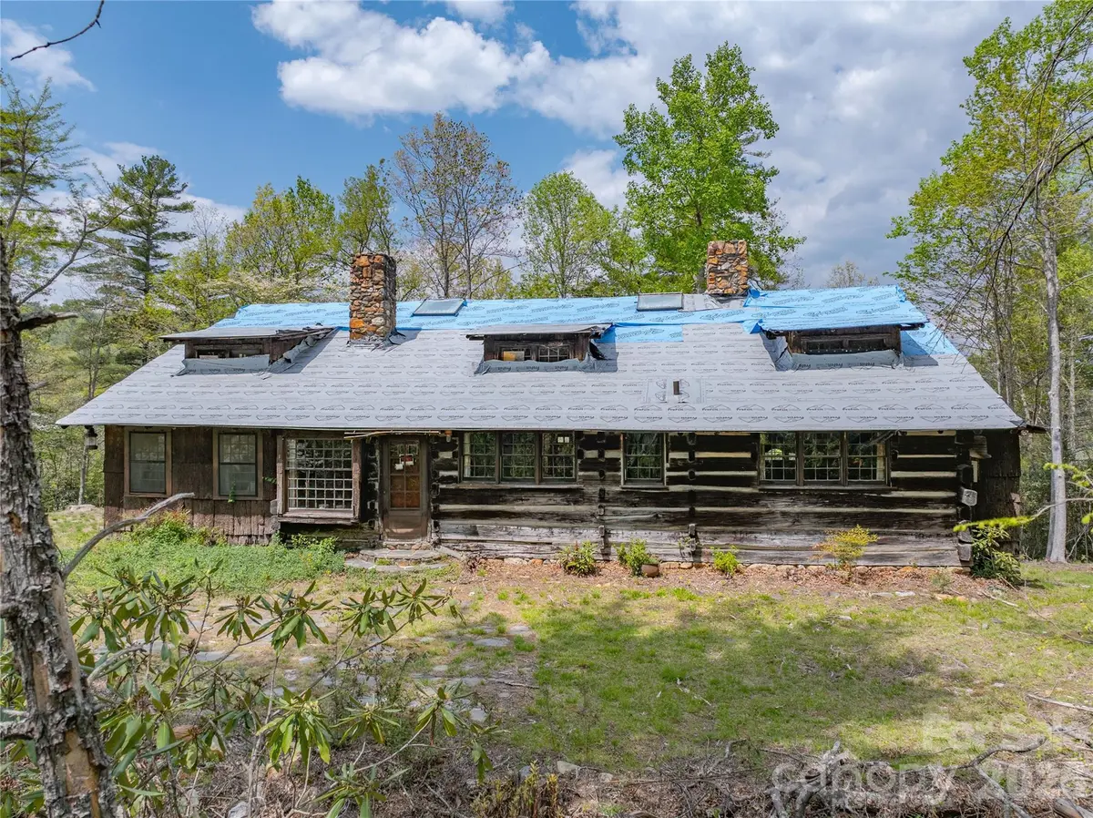 1971 Swiss Pine Lake DR, Spruce Pine, NC 28777