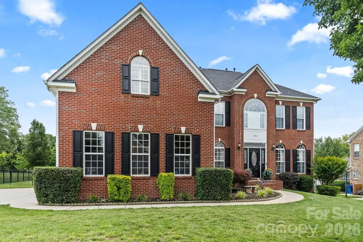 286 Corona CIR, Mooresville, NC 28117