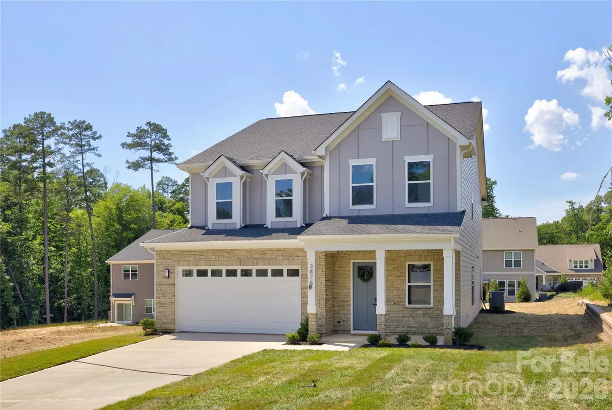 3875 12th Street CT NE, Hickory, NC 26801