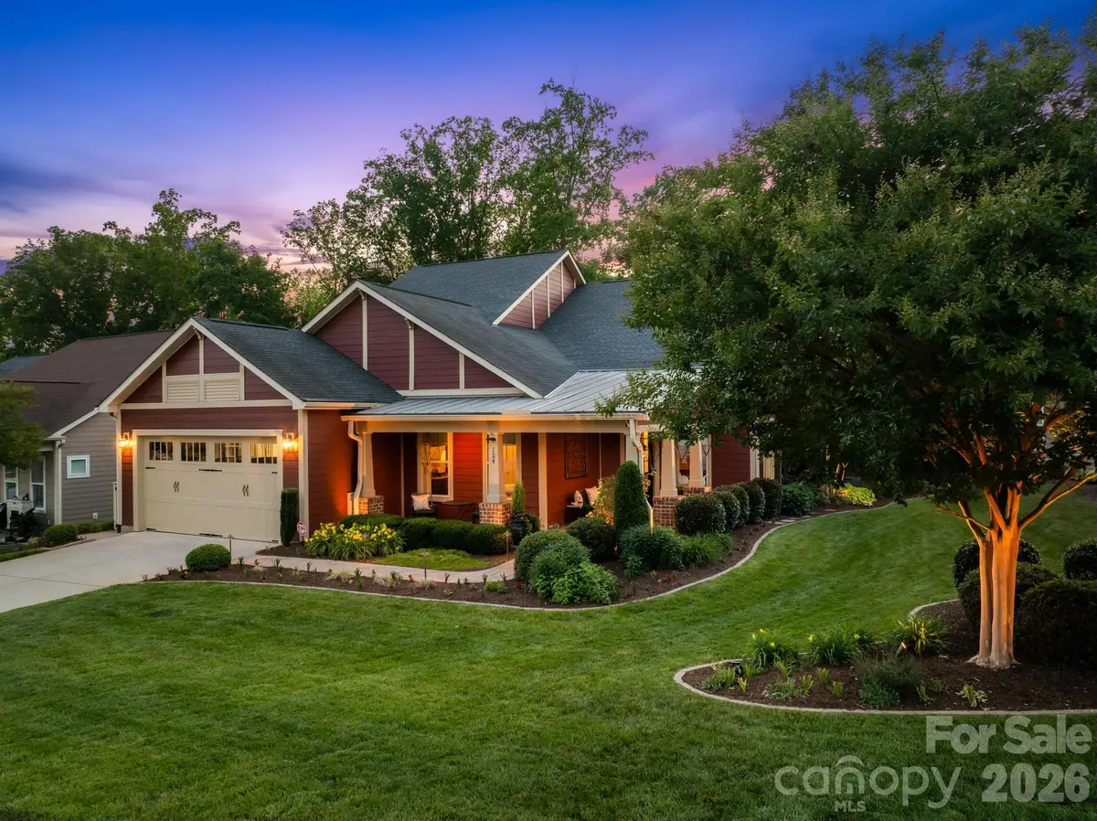 124 Chimney Rock CT, Denver, NC 28037