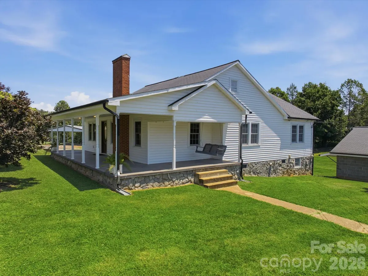 2401 Lail RD, Morganton, NC 28655
