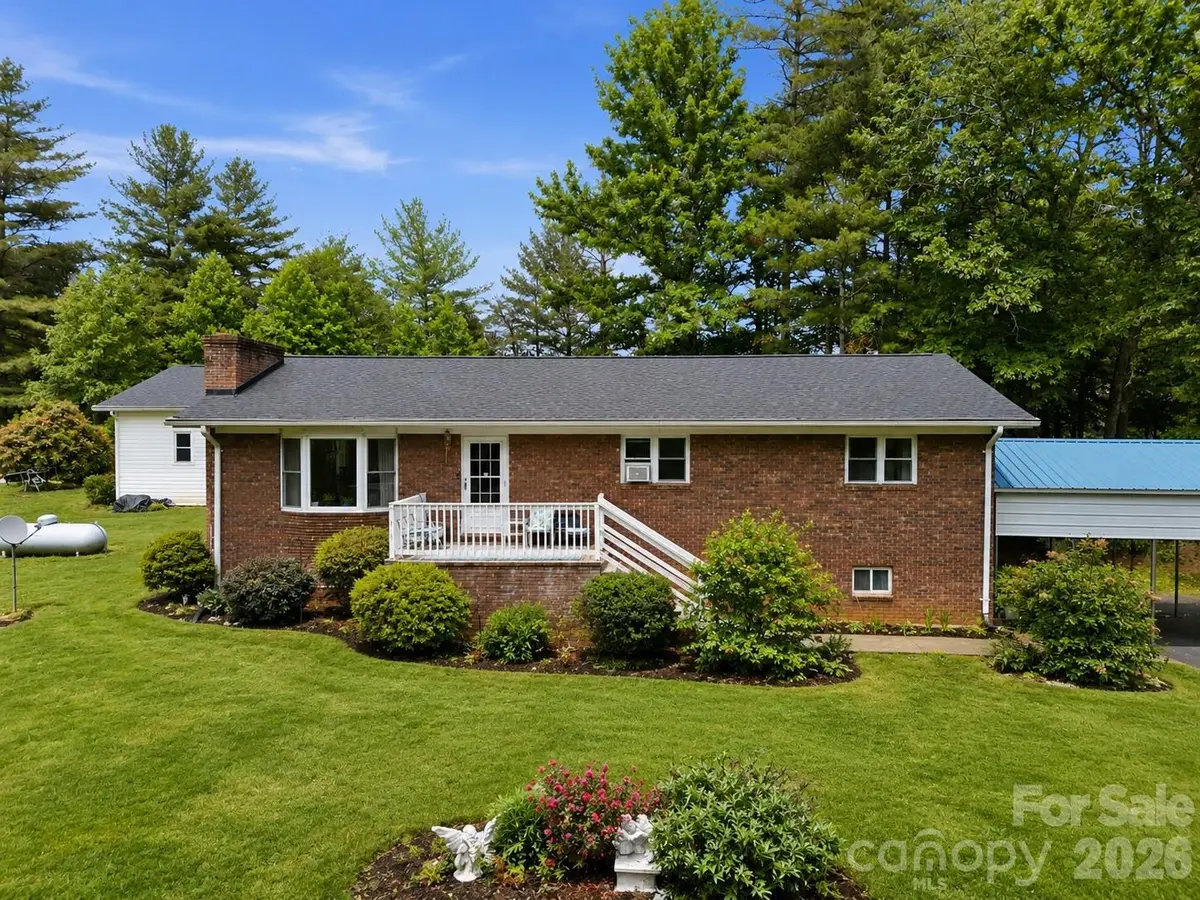 22 Webb Hill RD, Leicester, NC 28748