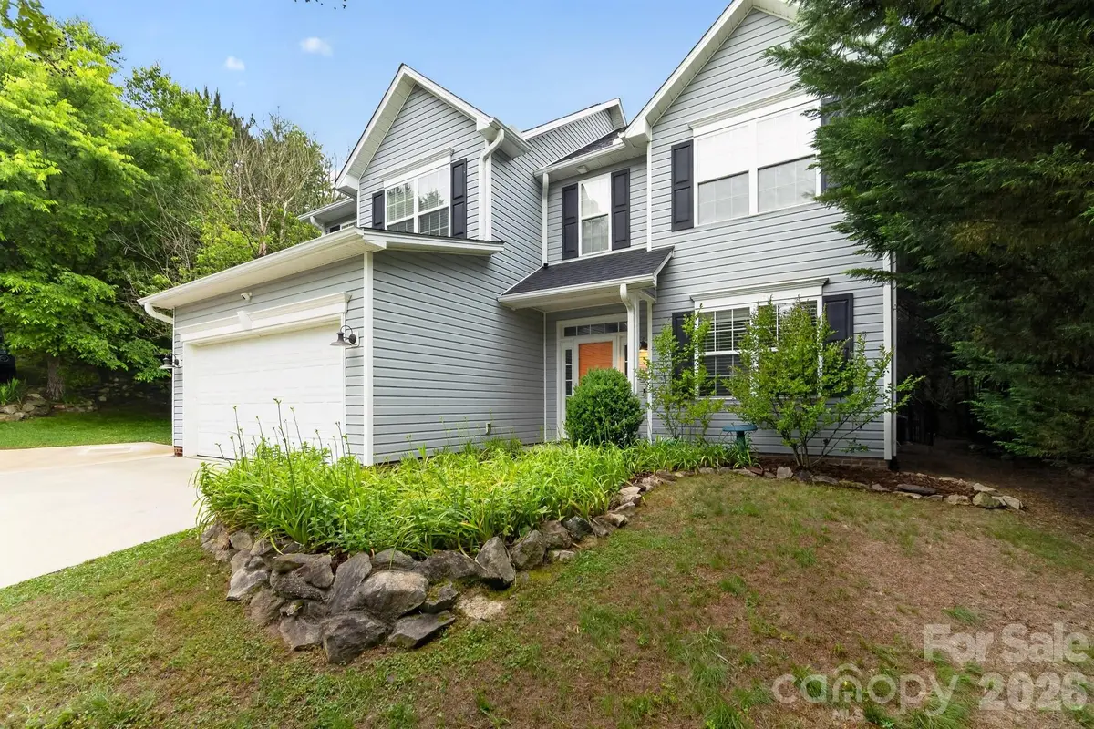11 Peppermill DR, Asheville, NC 28804