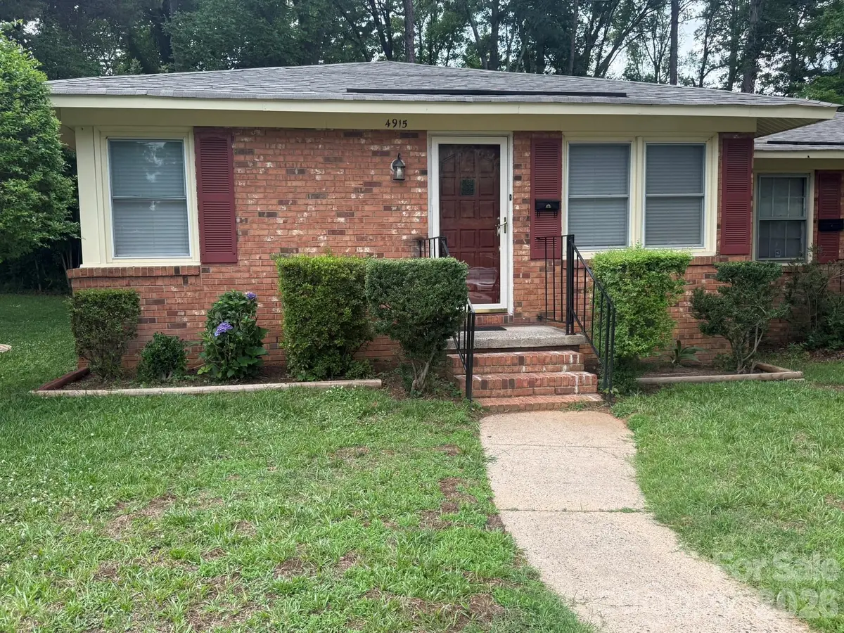 4915 Malibu DR, Charlotte, NC 28215