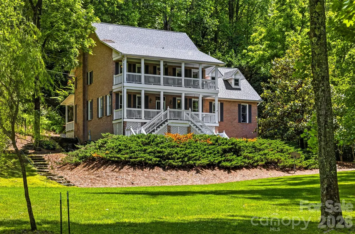 243 Poplar LN, Pisgah Forest, NC 28712