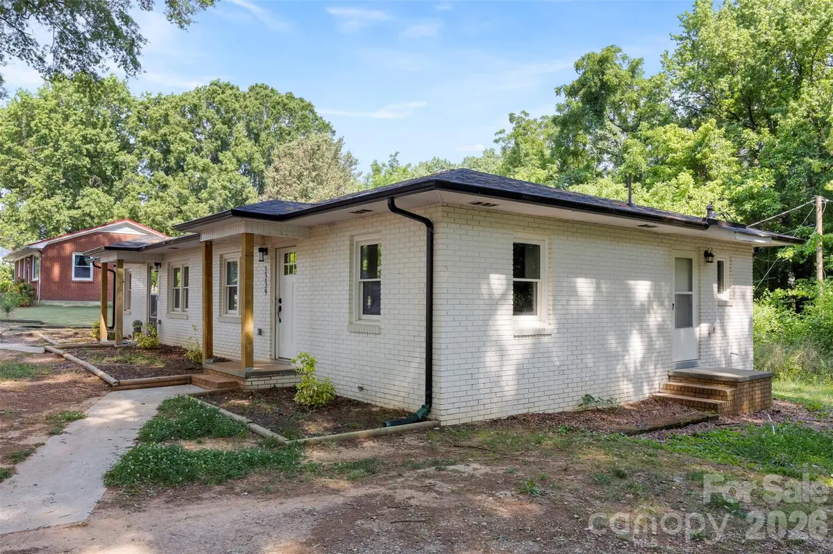 2237-2239 Catawba Heights RD, Lincolnton, NC 28092