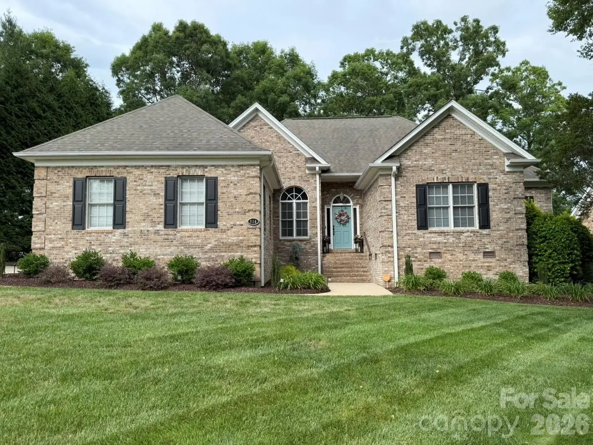 914 Players Ridge RD, Hickory, NC 28601