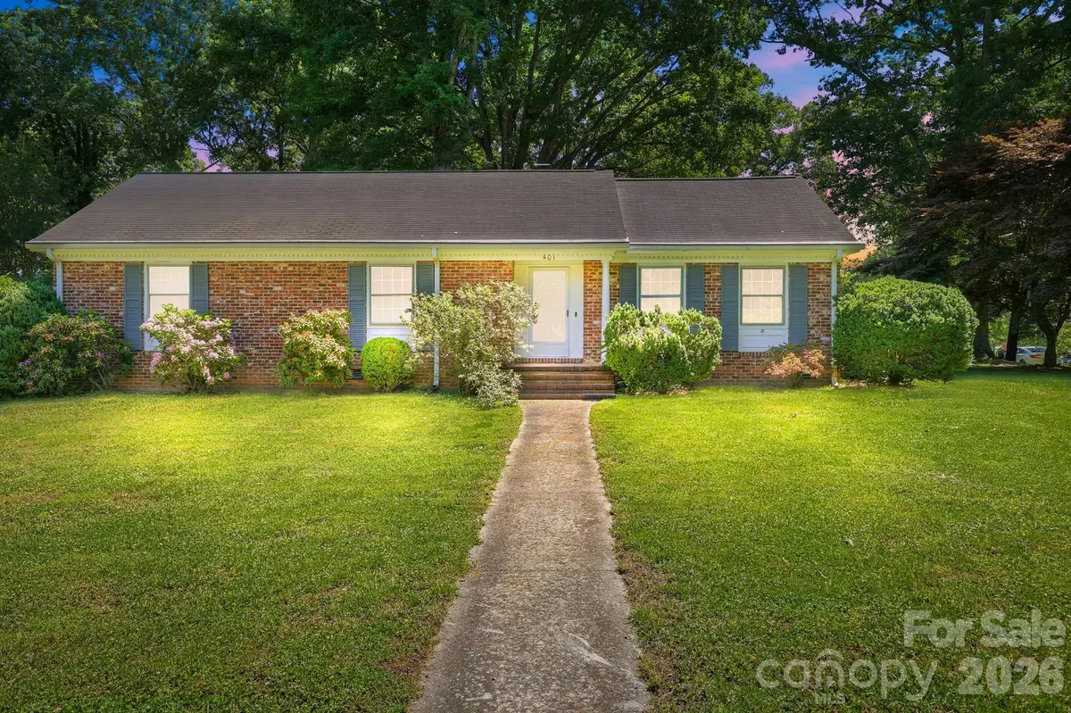 401 White Oaks DR, Salisbury, NC 28147