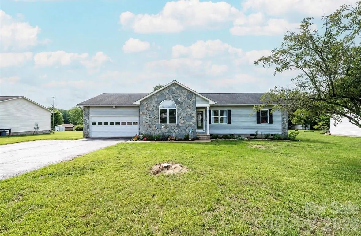 495 Drumstand RD, Stony Point, NC 28678
