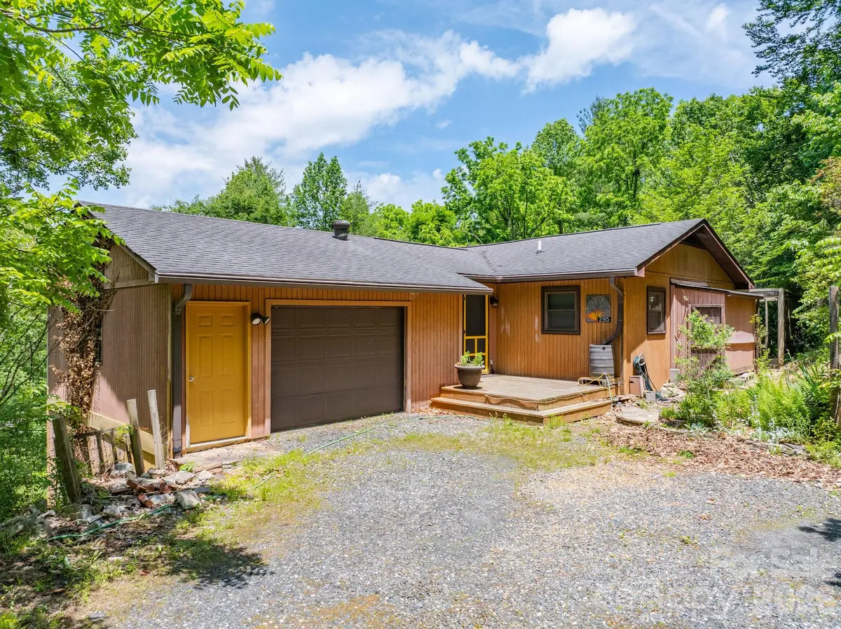 295 Richmond RD, Bakersville, NC 28705