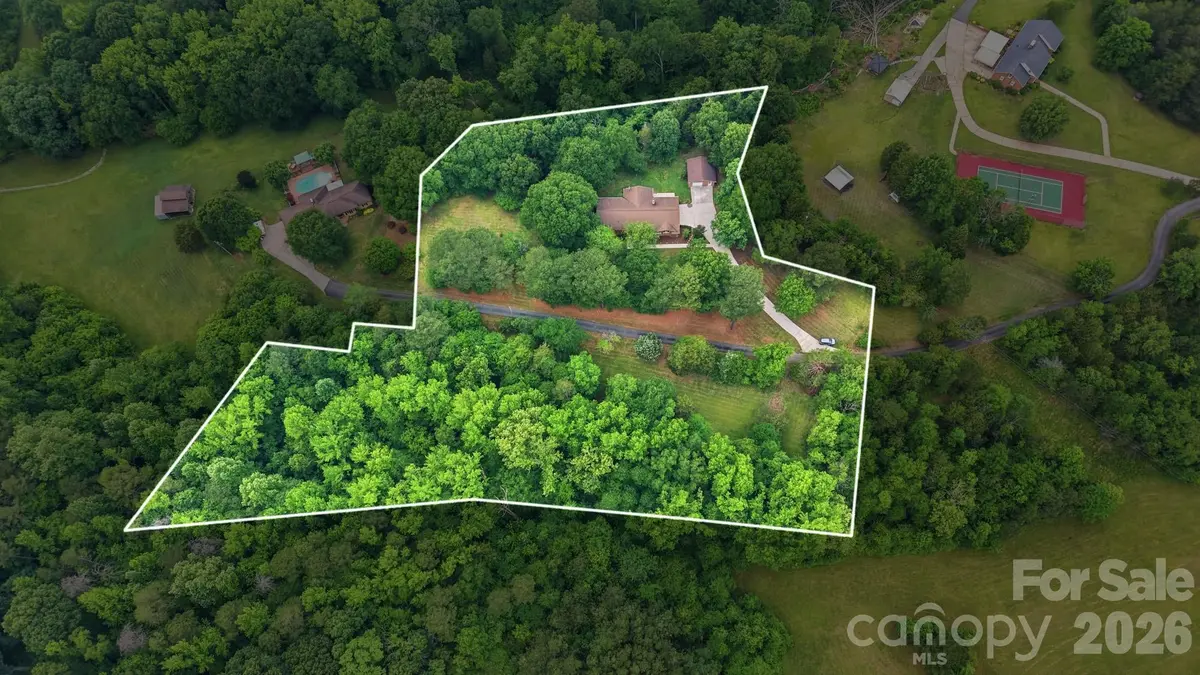 201 Hickory Hill LN, Stanley, NC 28164