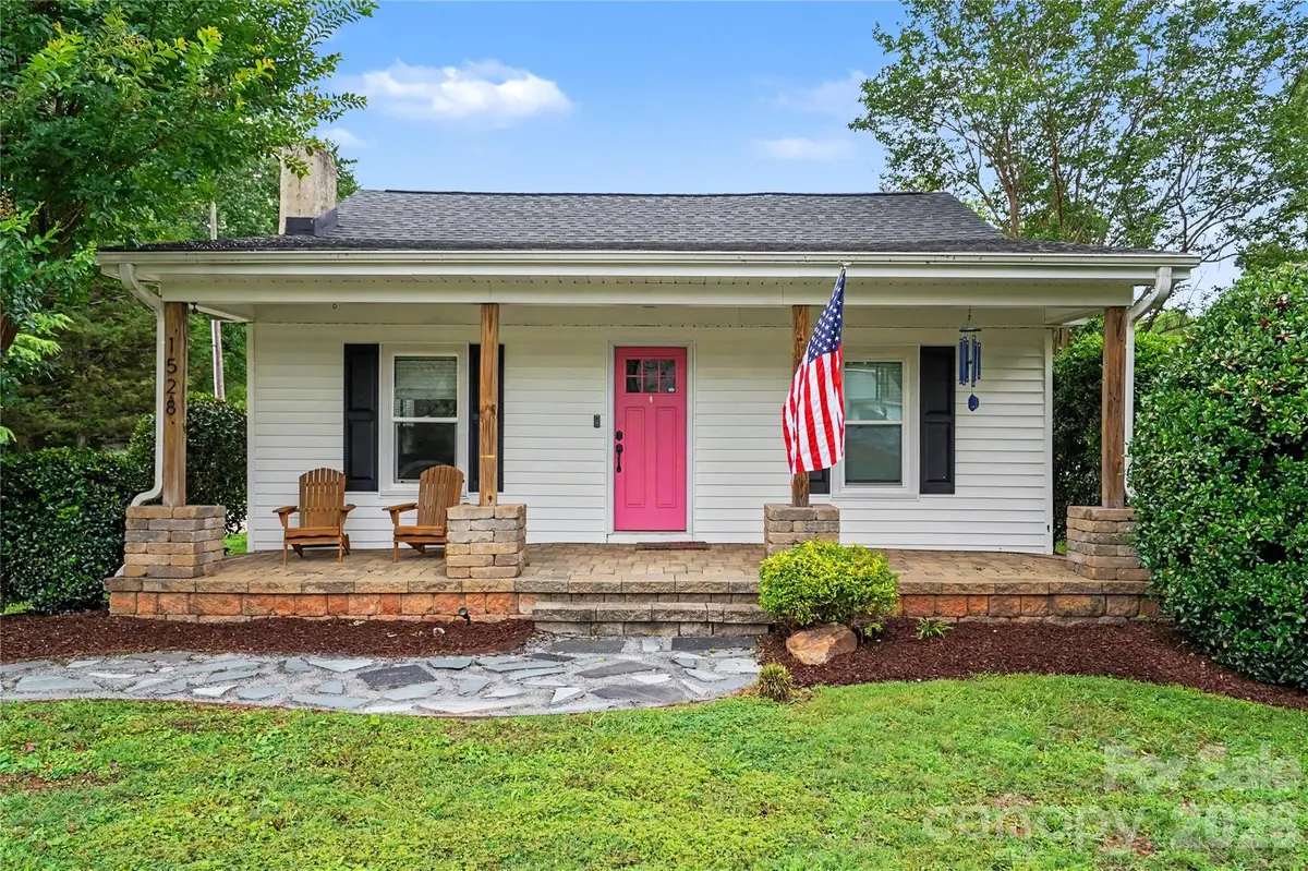 1528 S Point RD, Belmont, NC 28012