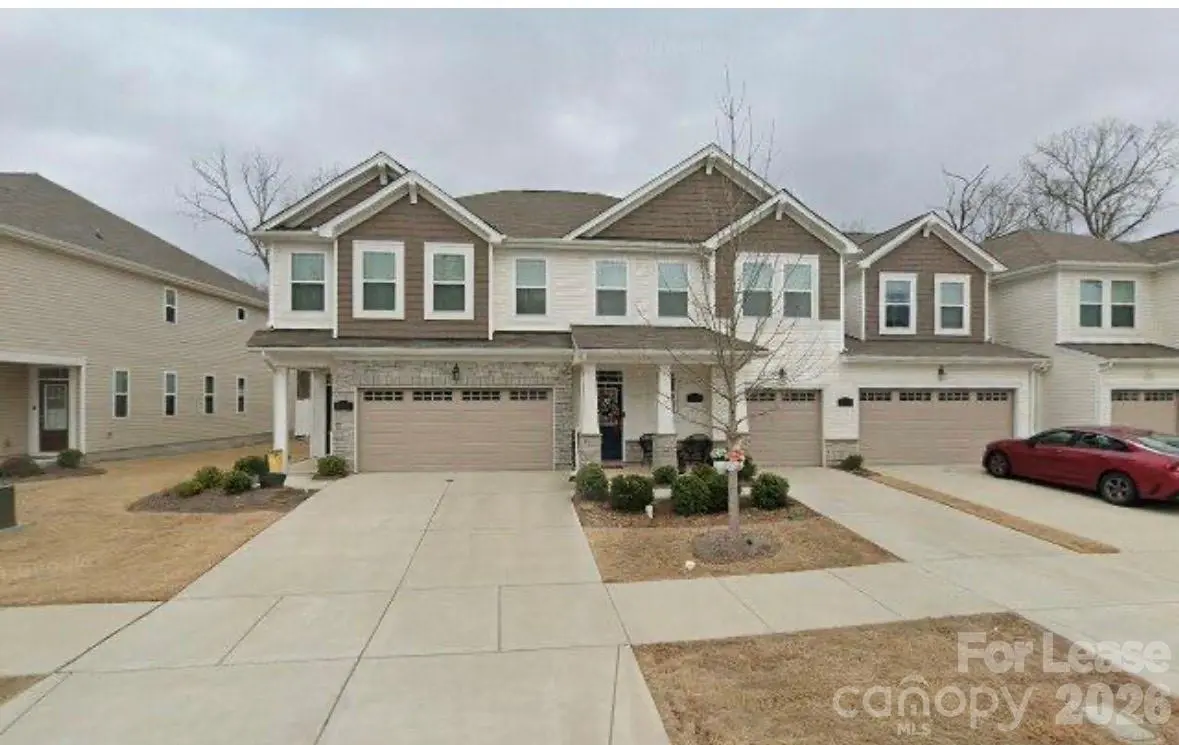 8122 Overmeadow LN, Charlotte, NC 28269