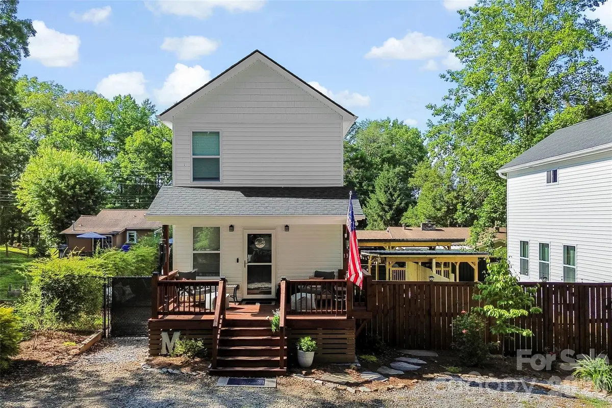 13 Trade ST, Arden, NC 28704