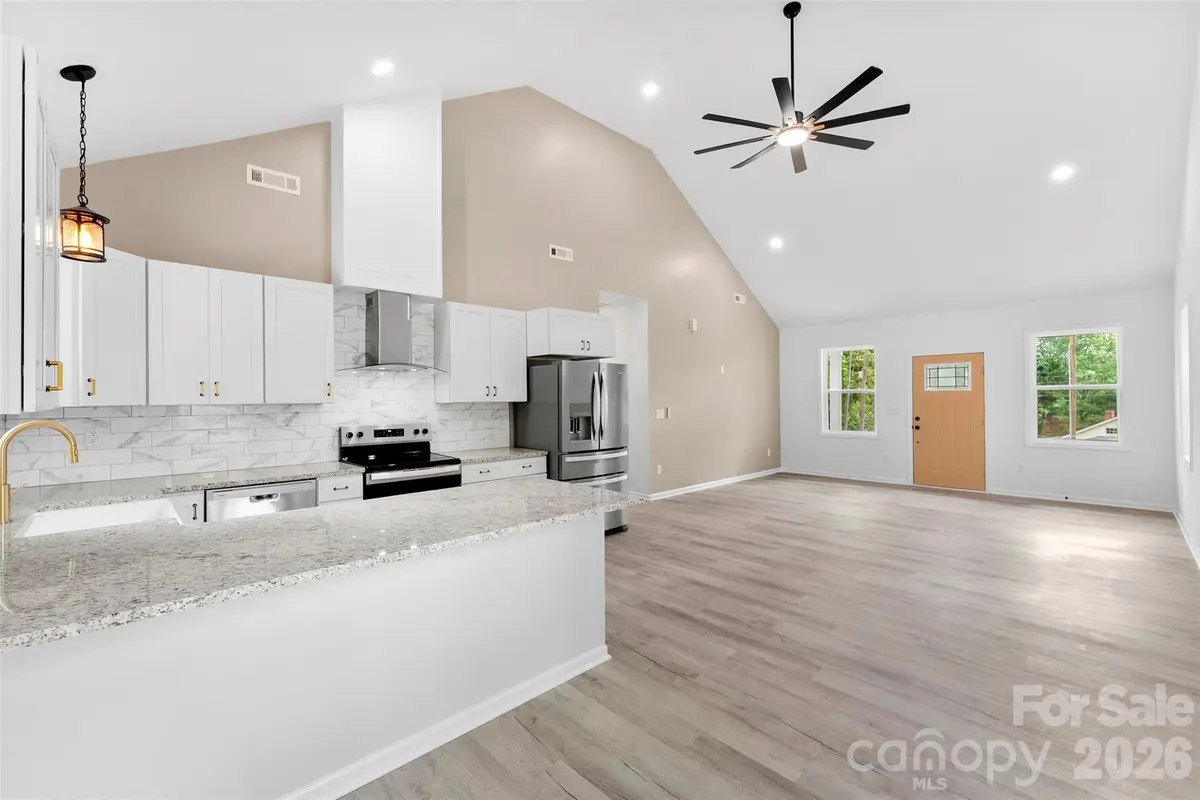 1618 Eaves RD, Shelby, NC 28152