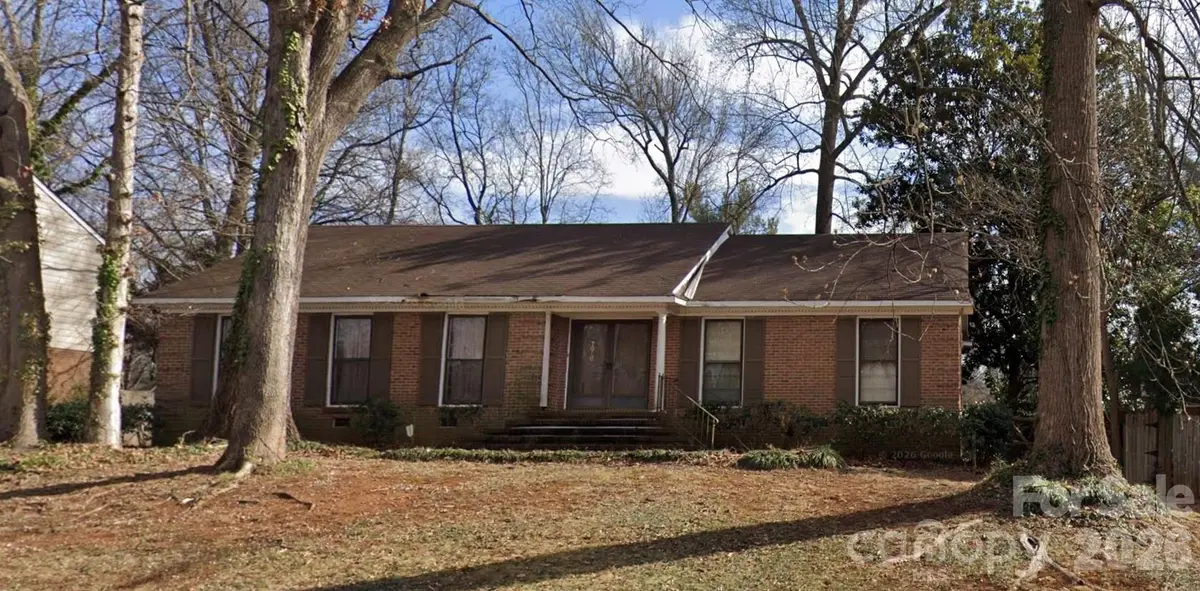 7010 Ludwig DR, Charlotte, NC 28215
