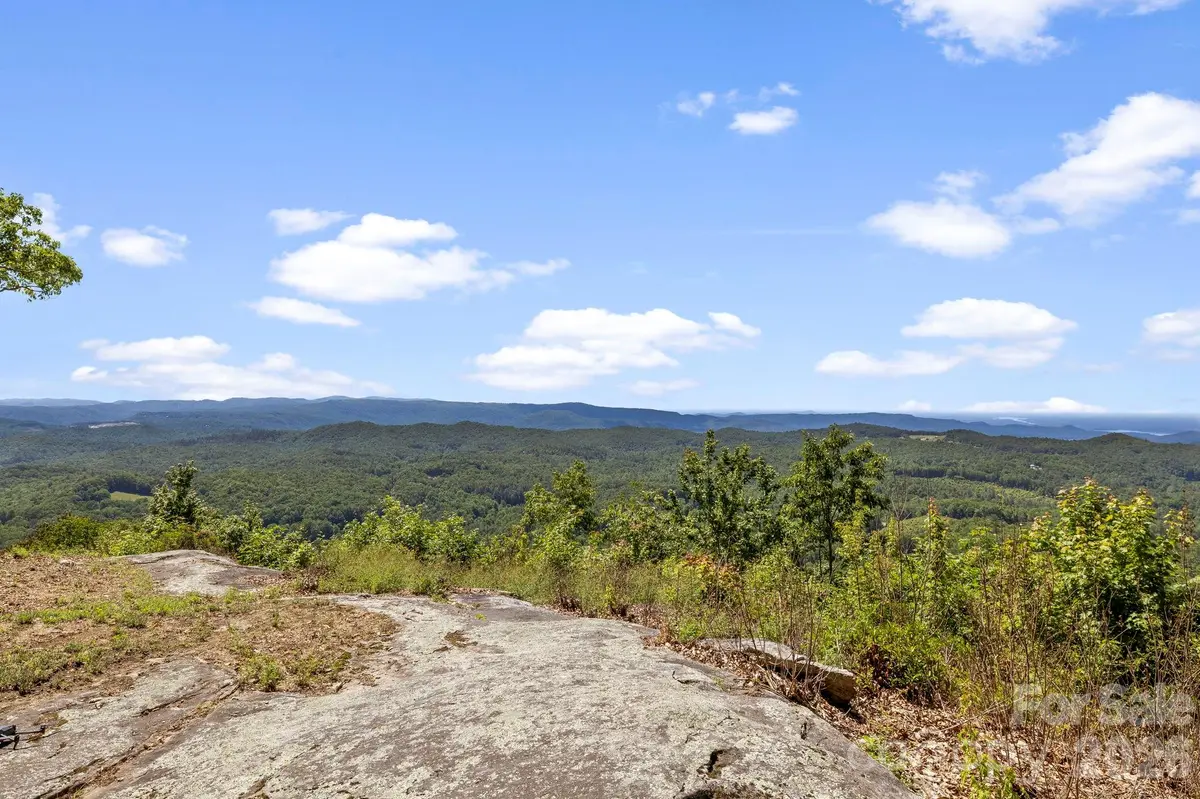9999 Rocky Mountain RD, Lake Toxaway, NC 28747