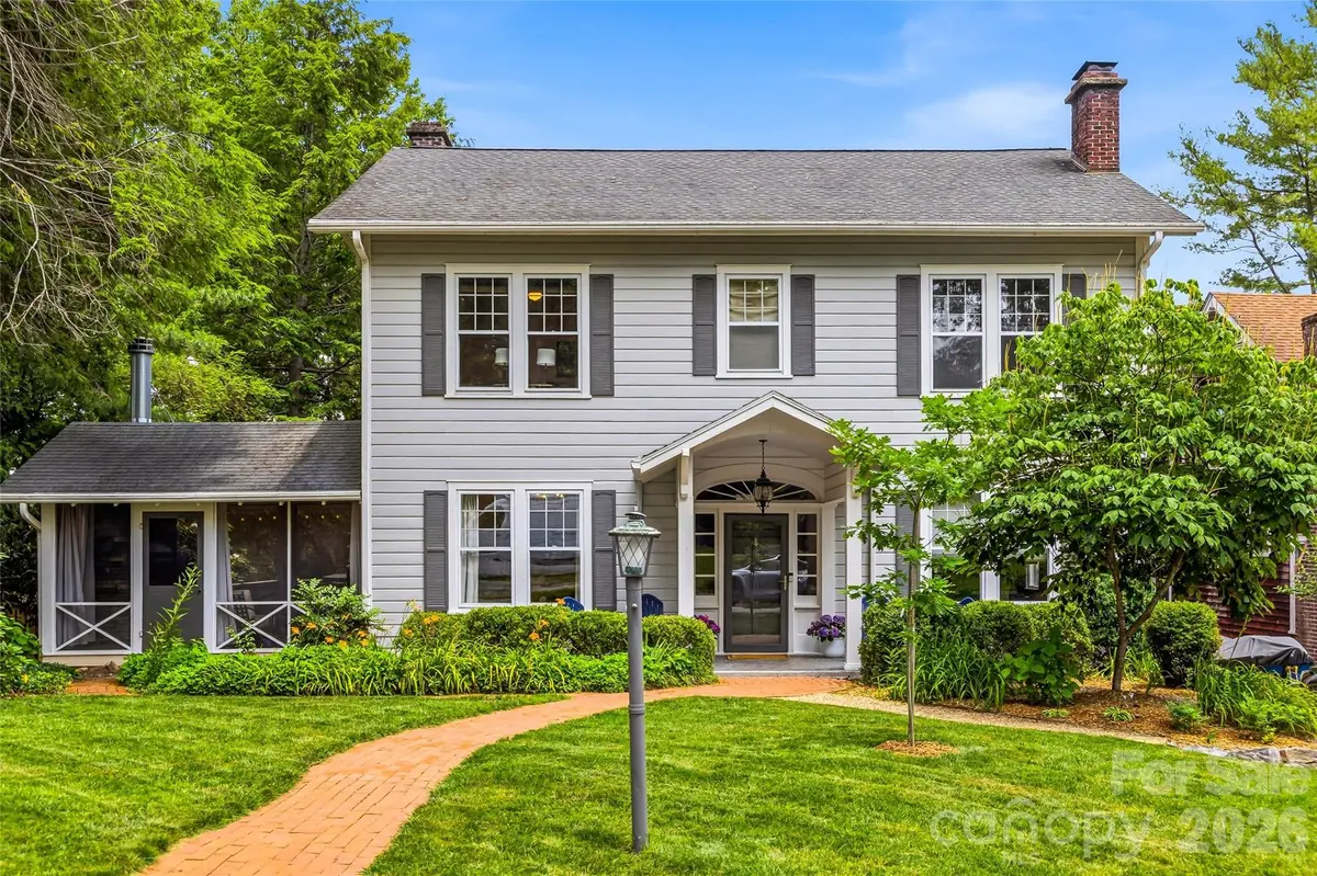 1620 Norwood PL, Hendersonville, NC 28791