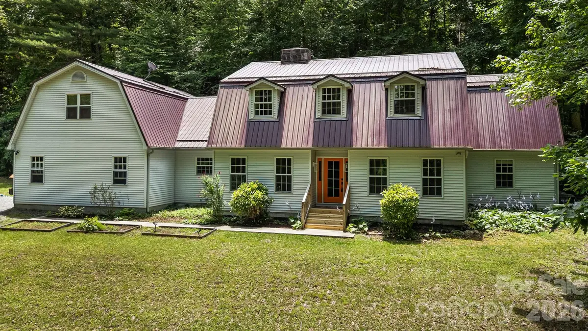 94 Paradise Cove RD, Penrose, NC 28766