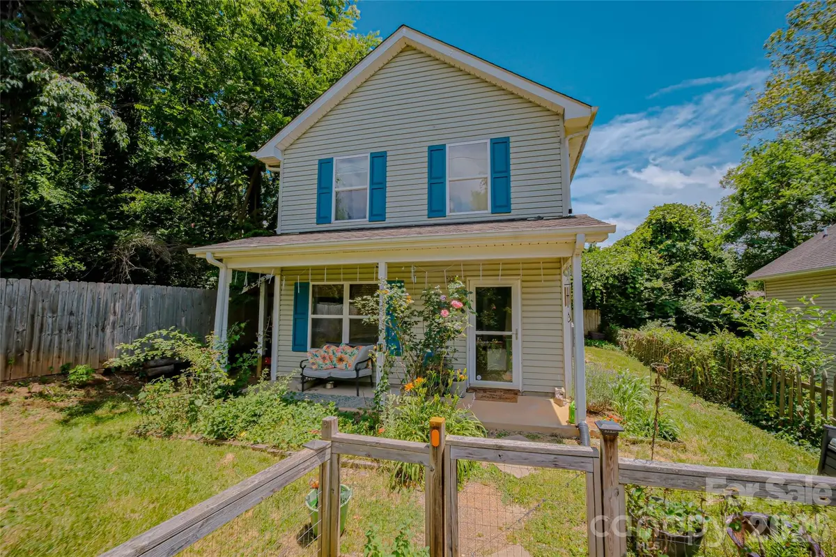 7 Dogwood LN, Asheville, NC 28803