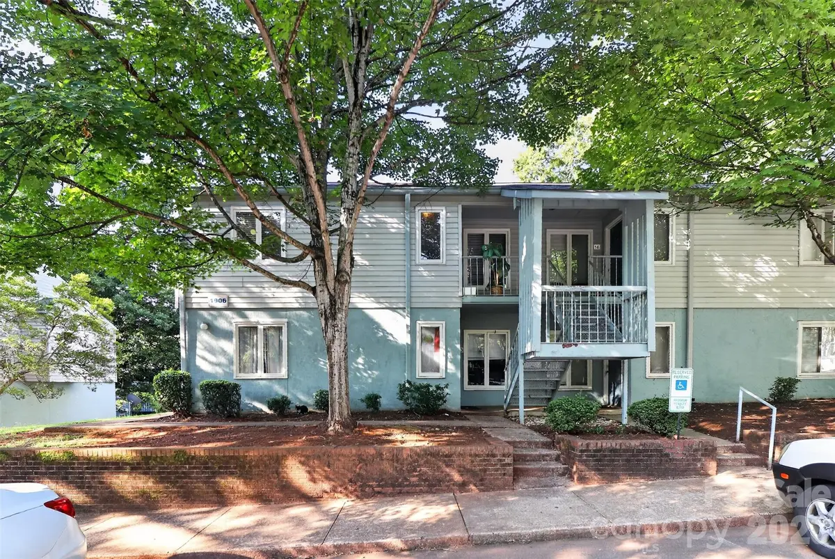 1906 Meadowlark LN #15, Charlotte, NC 28210