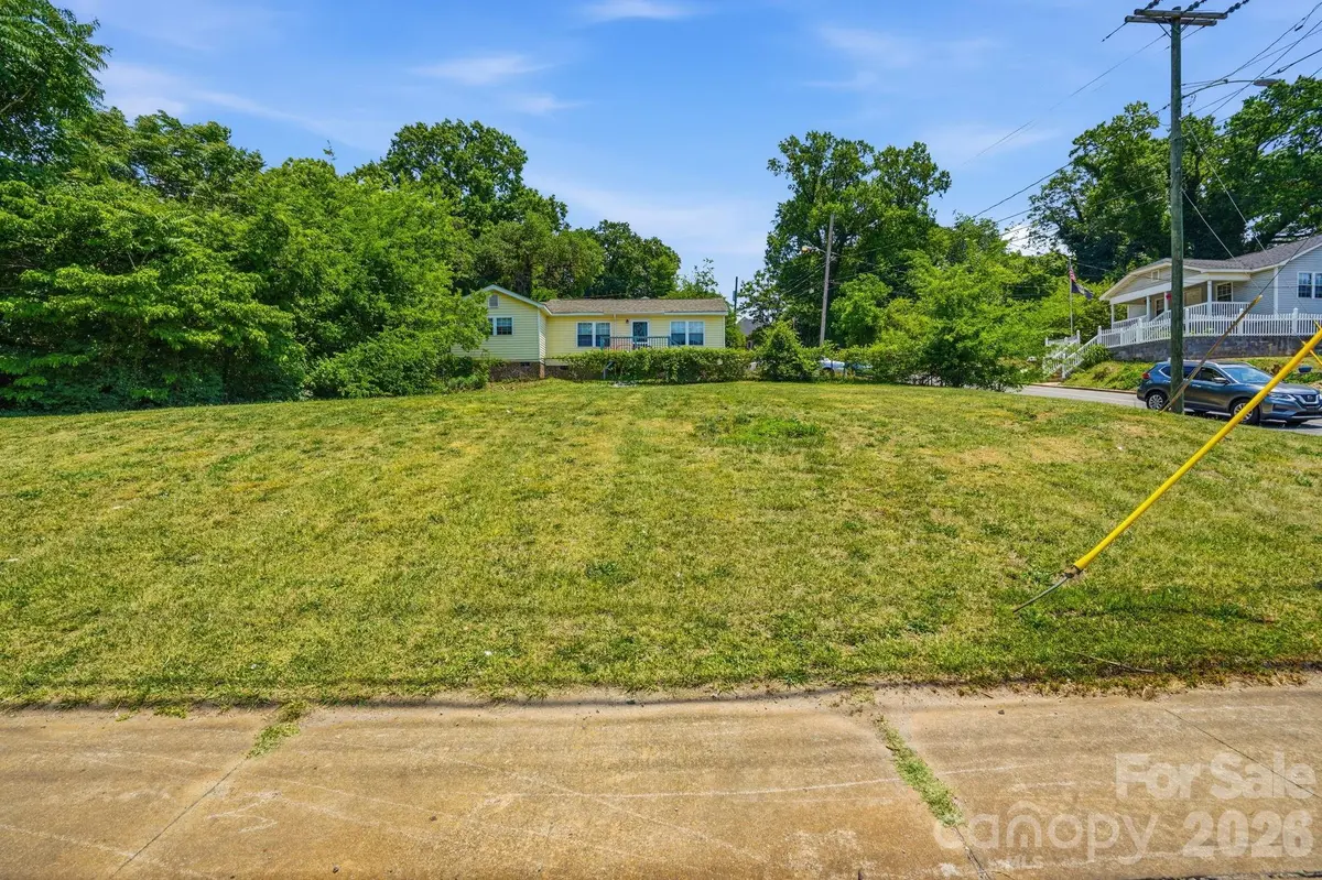 412 W Davidson AVE, Gastonia, NC 28052