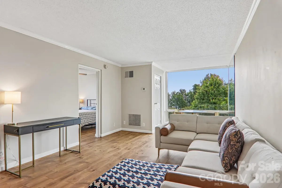 647 Town Mountain RD #212, Asheville, NC 28804