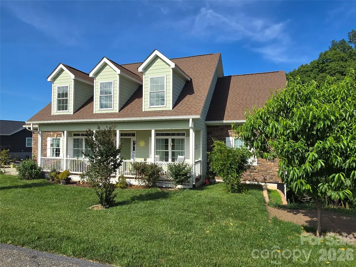 37 Justice DR, Leicester, NC 28748