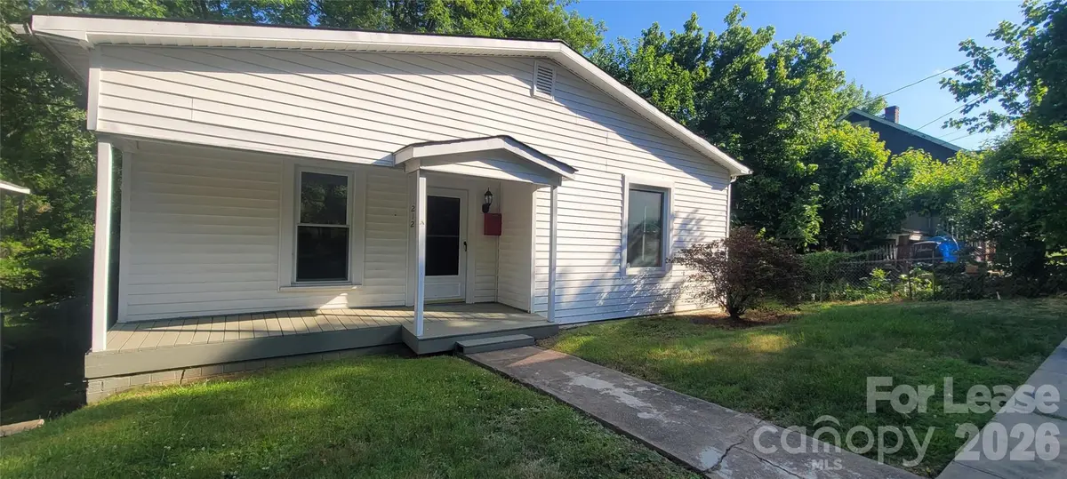 212 E Bell ST, Statesville, NC 28677