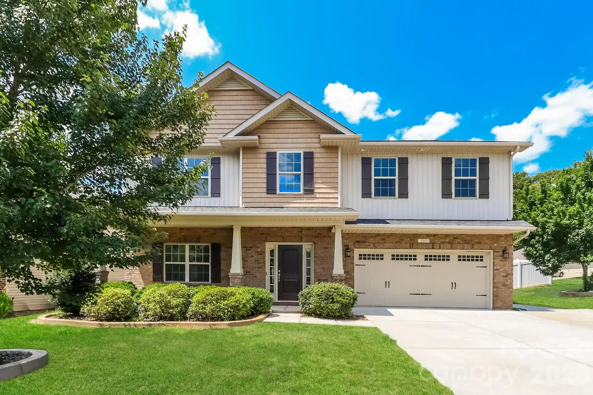 205 Taylors Creek ST, Mount Holly, NC 28120