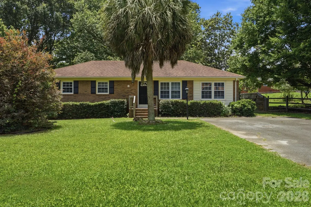 218 Drye LN, Matthews, NC 28104