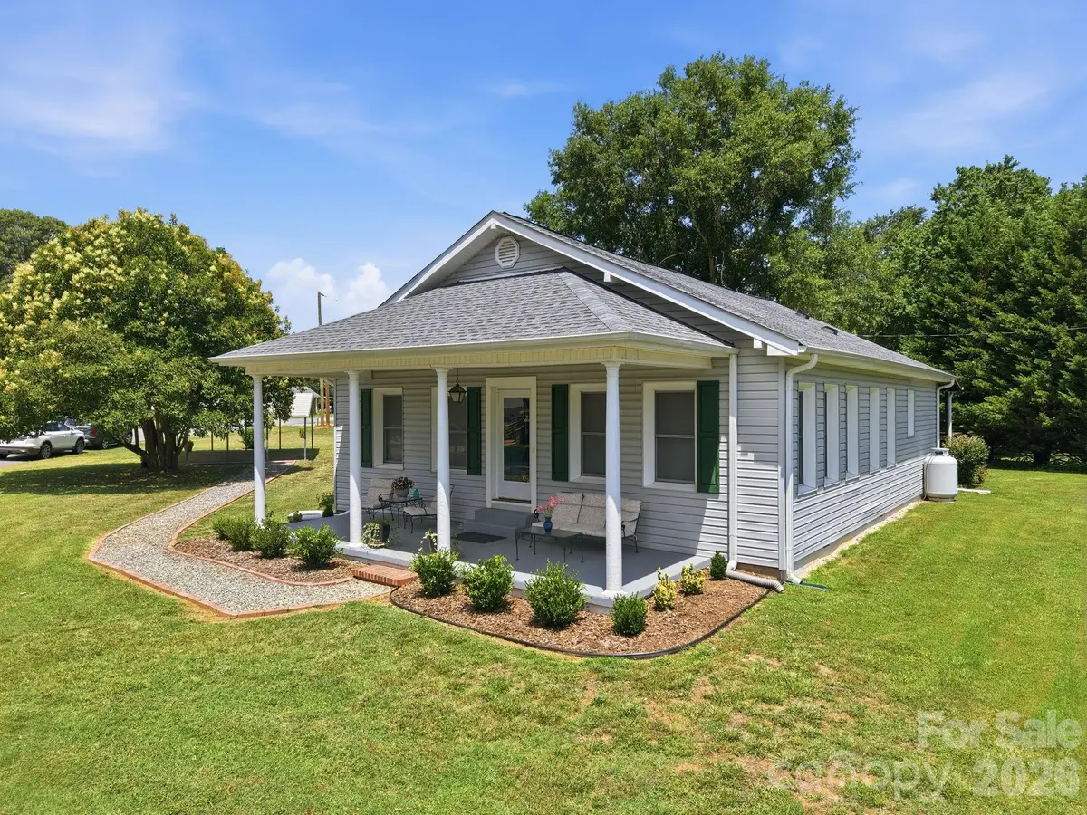 144 E Park RD, Ellenboro, NC 28040
