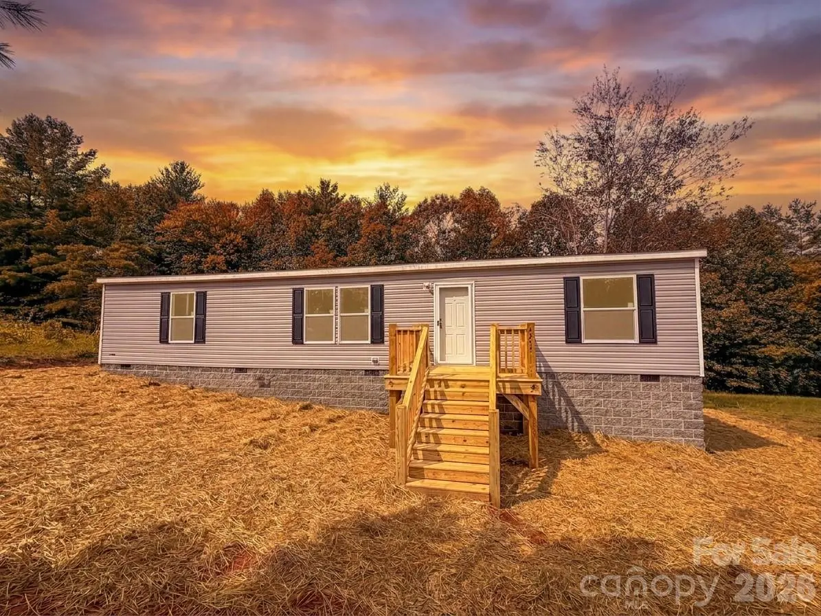 4277 Chinquapin CIR, Lenoir, NC 28645