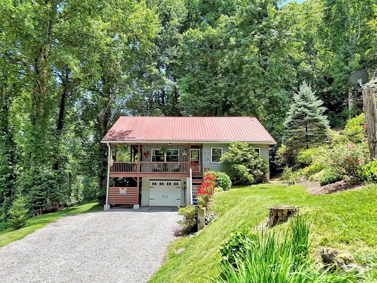 10 Bridle DR, Maggie Valley, NC 28751