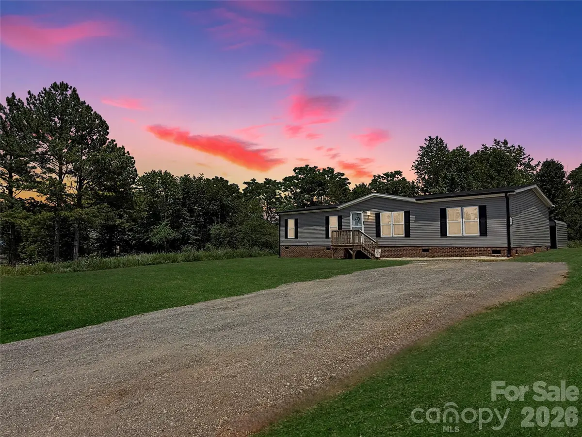 206 Fairchase CIR, Stony Point, NC 28678