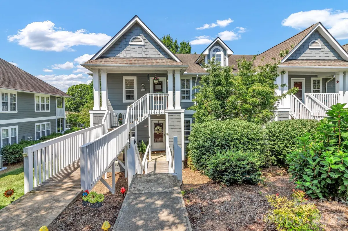 2601 Sagamore LN, Asheville, NC 28806