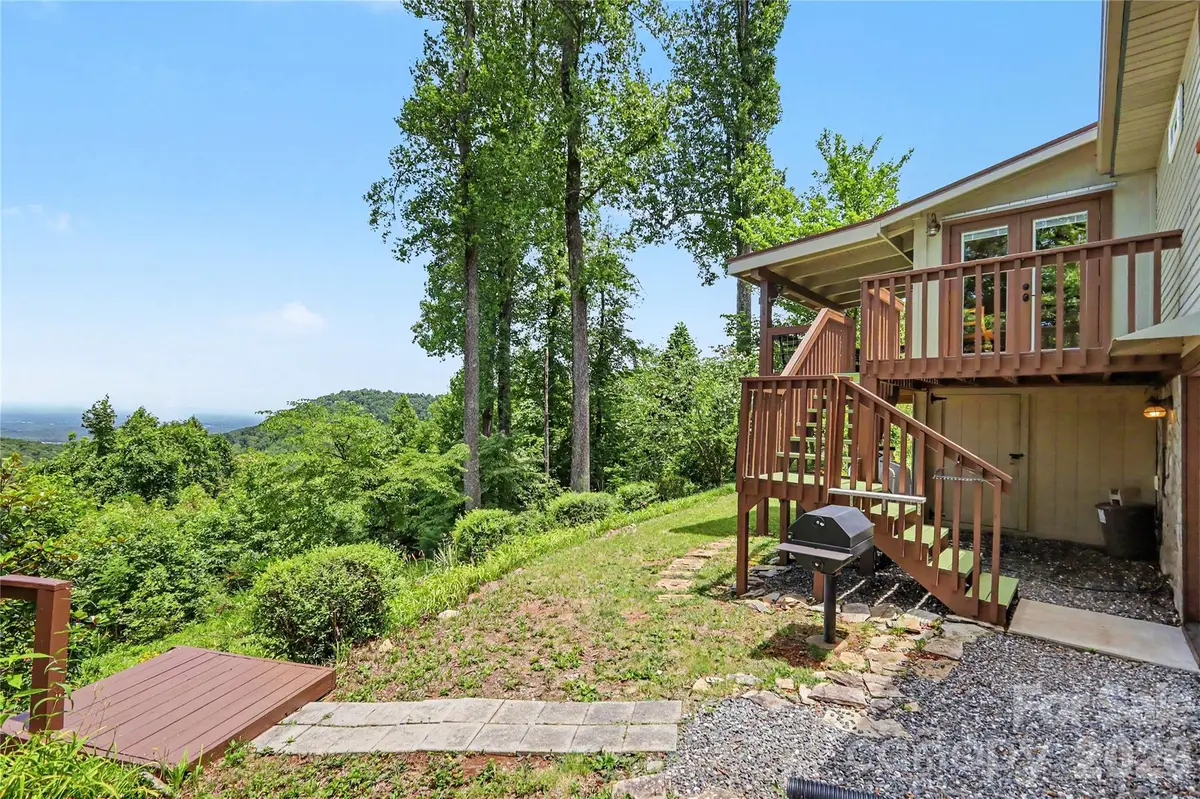 3526 Dogwood LN, Morganton, NC 28655