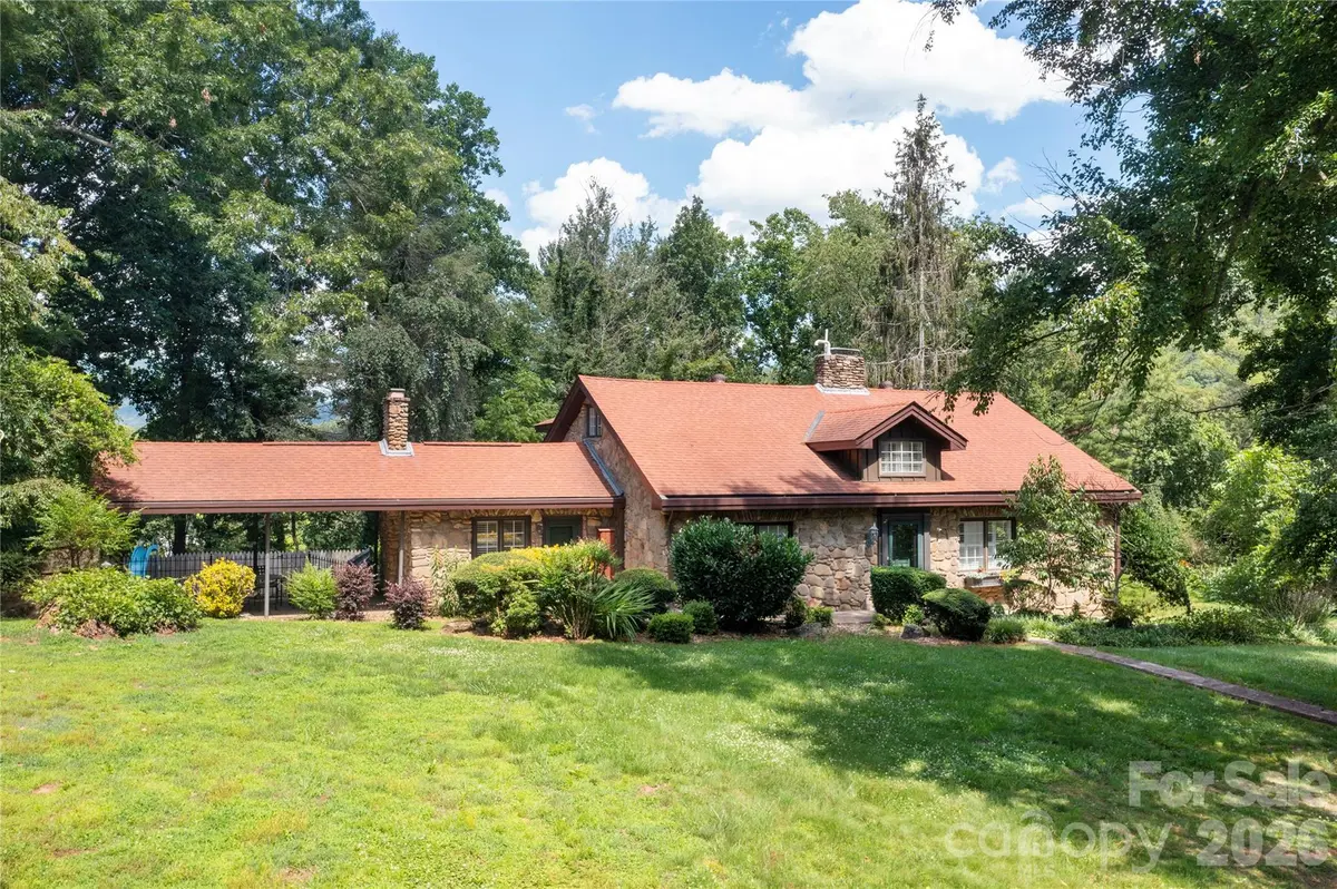 25 Inglewood RD, Asheville, NC 28804