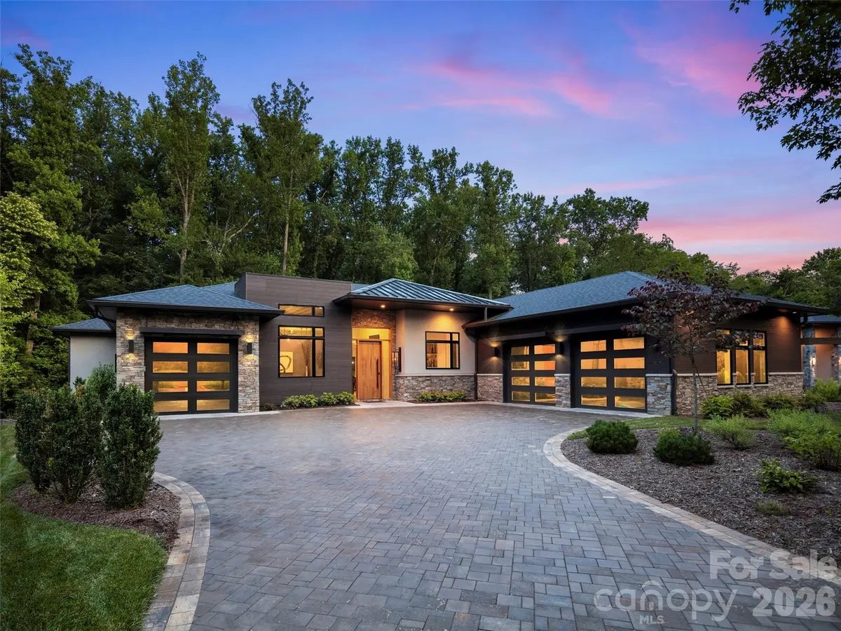 26 Whispering Bells CT, Arden, NC 28704