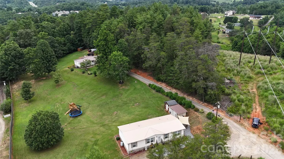 81 Pine Mount RD, Weaverville, NC 28787