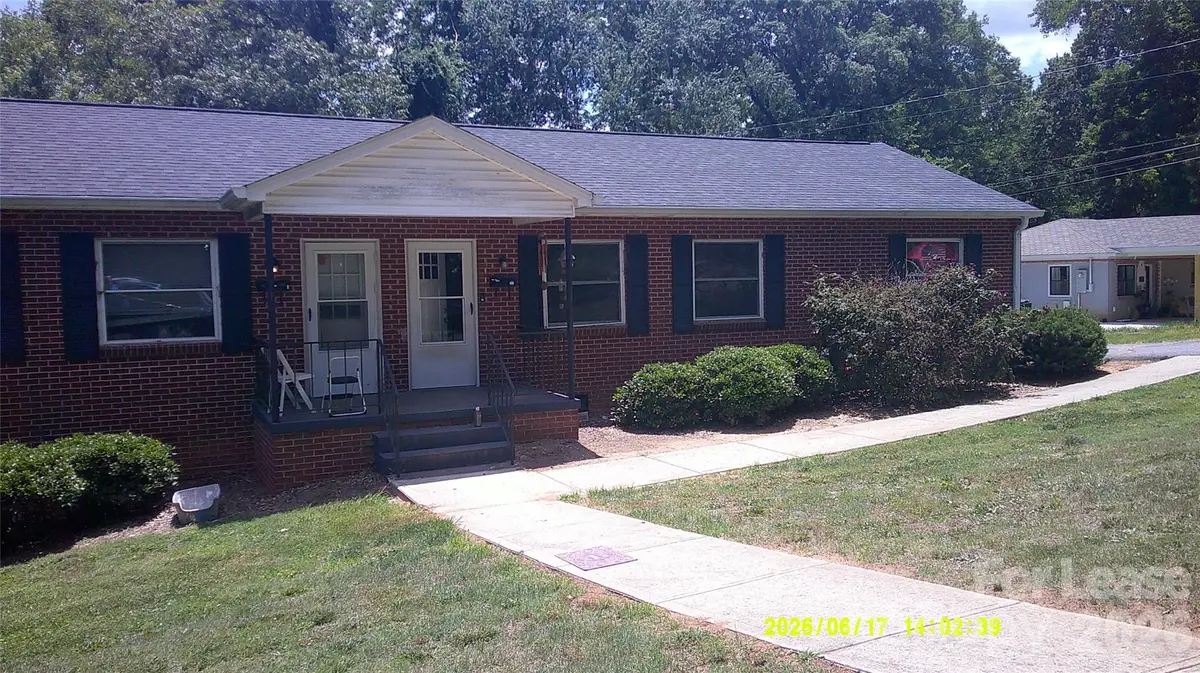 153 15th AVE NW, Hickory, NC 28601