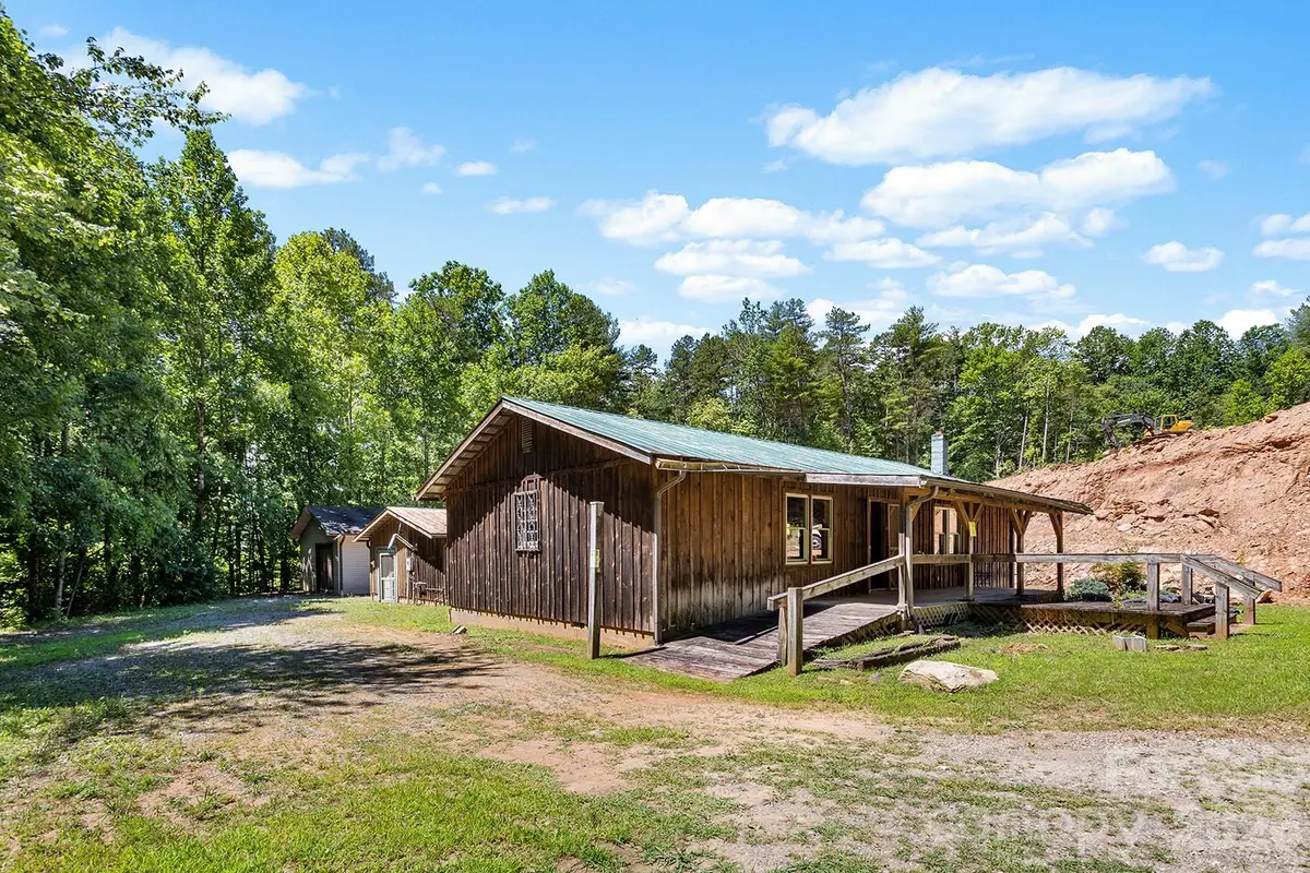 2080 Hendersonville HWY, Pisgah Forest, NC 28768
