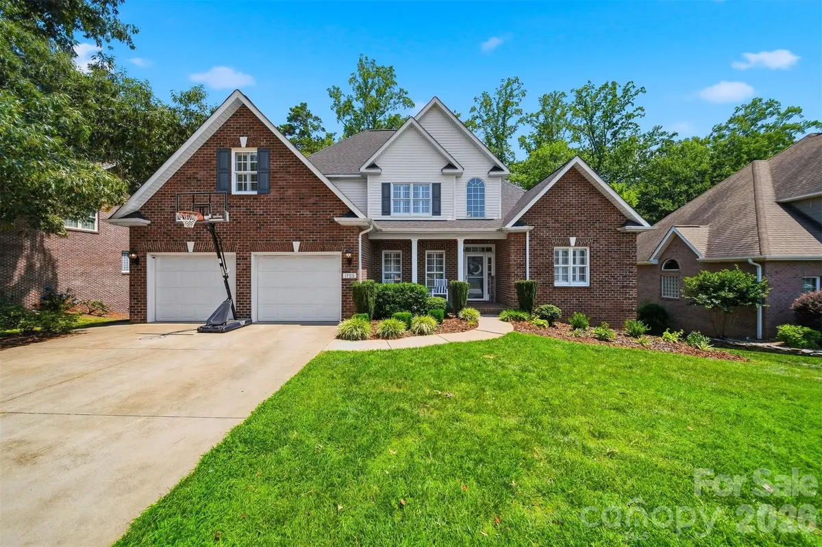 1753 30th Avenue DR NE, Hickory, NC 28601