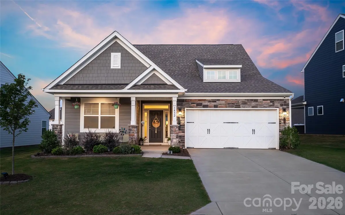 1452 Ardmore DR, Sherrills Ford, NC 28673