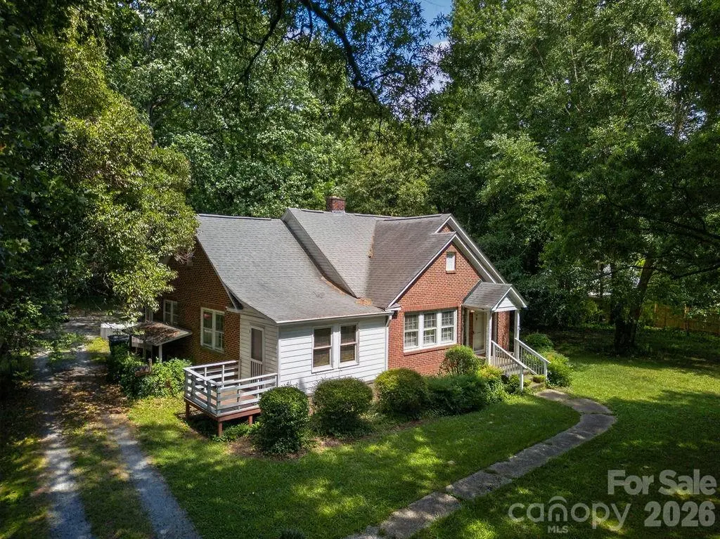1822 W Sugar Creek RD, Charlotte, NC 28262