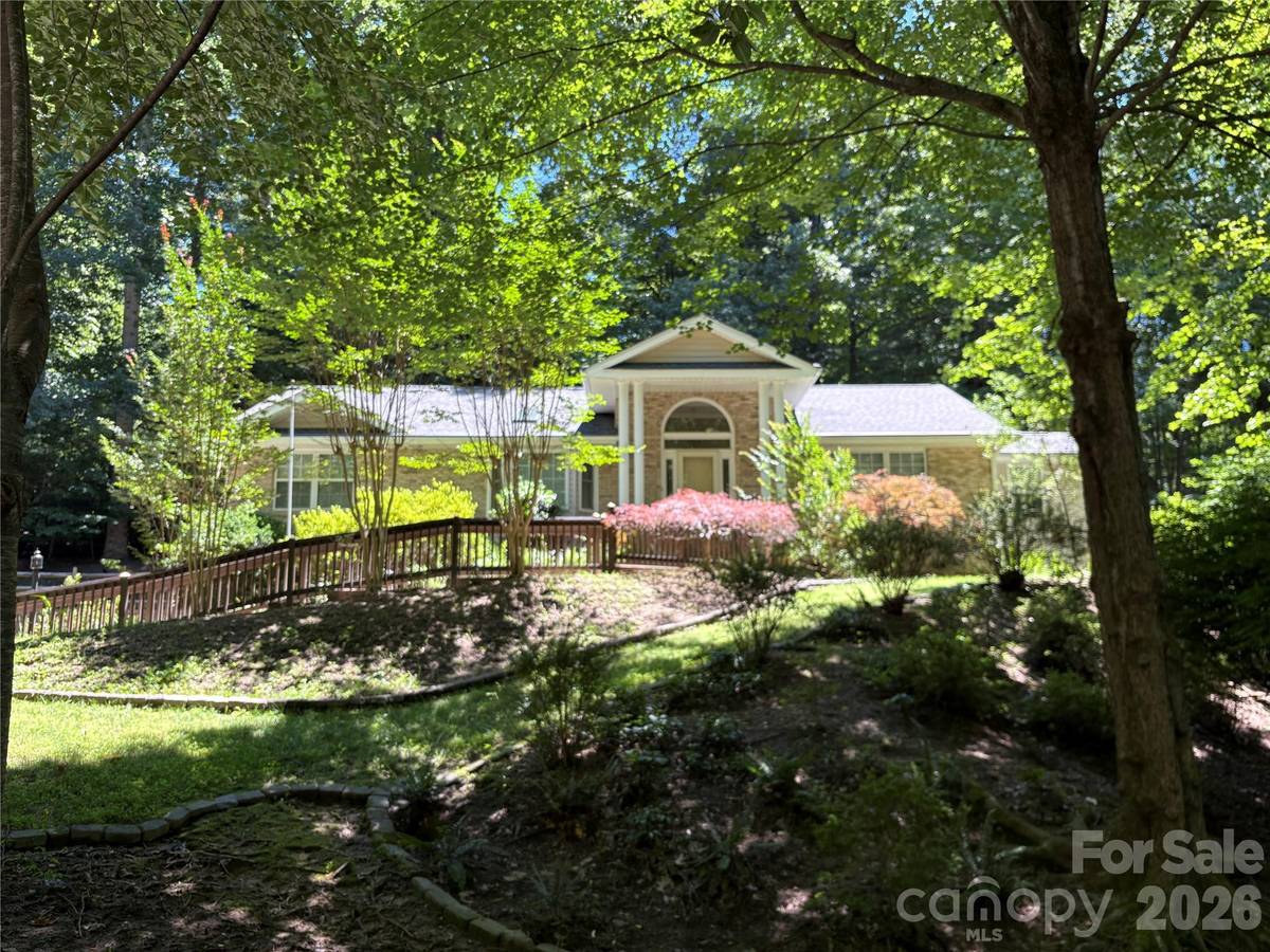 206 Camellia WAY, Laurel Park, NC 28739