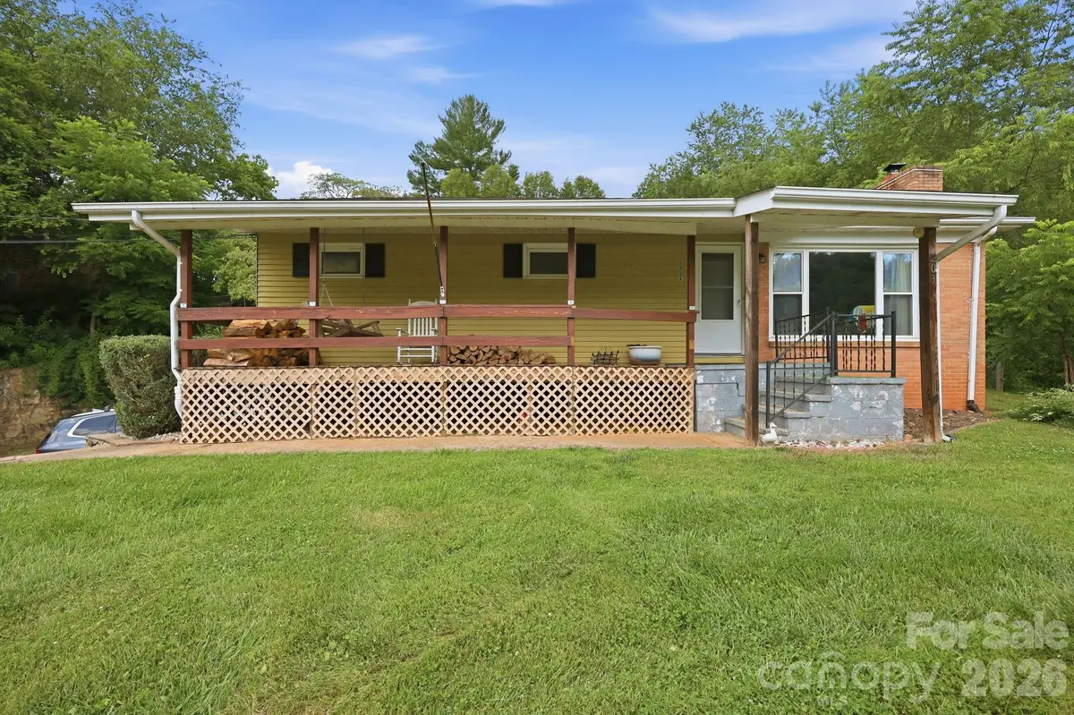 2034 Pisgah DR, Canton, NC 28716