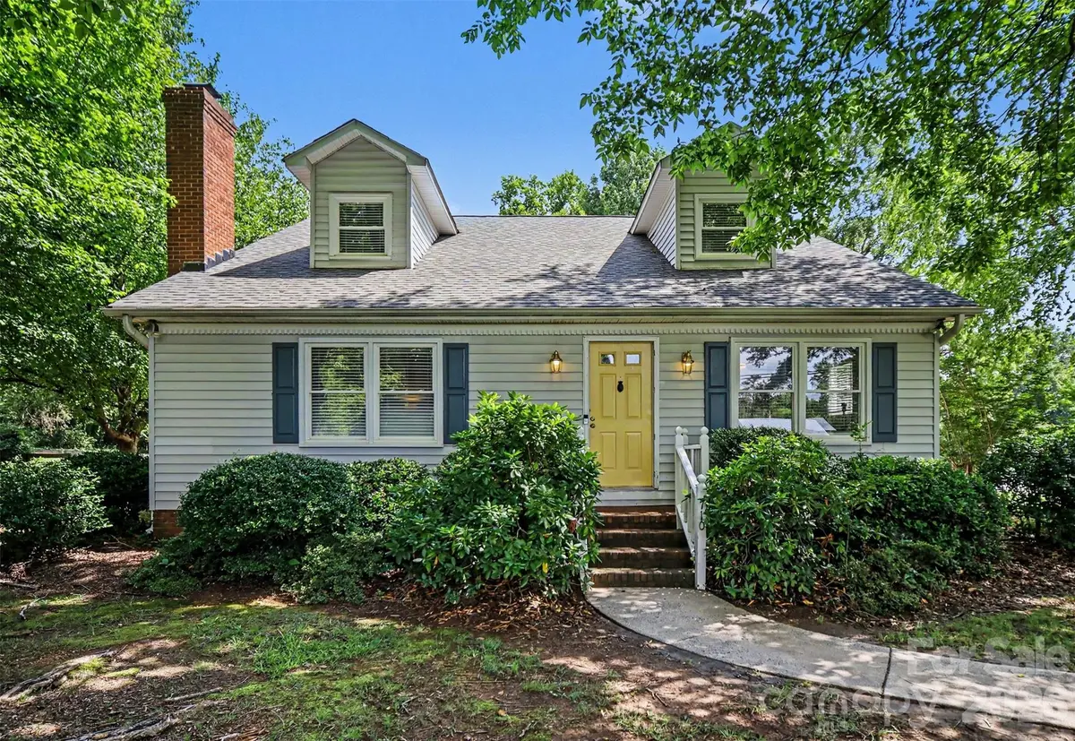 2710 Eva DR NW, Concord, NC 28027