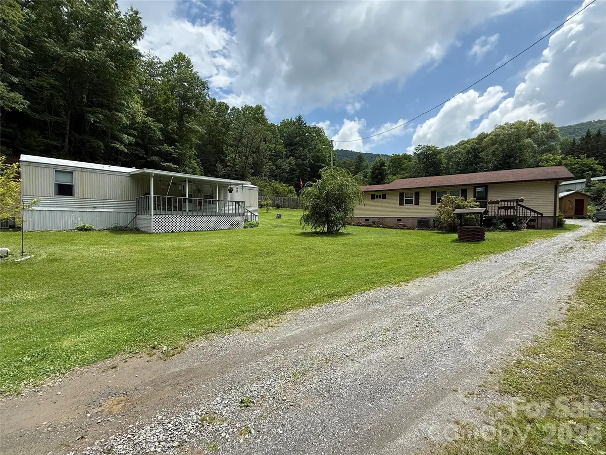 4126 & 4128 Pumpkintown RD, Sylva, NC 28779